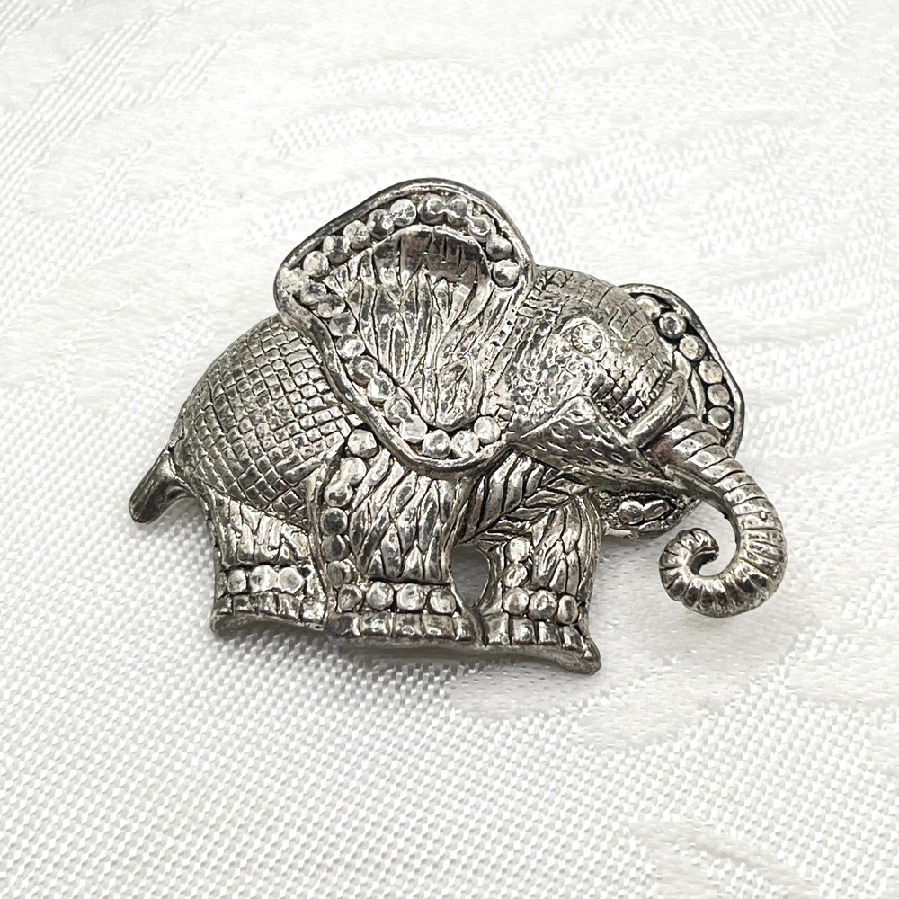Vintage Ornate Silver Tone Elephant Animal Brooch w/ Rhinestone Eye